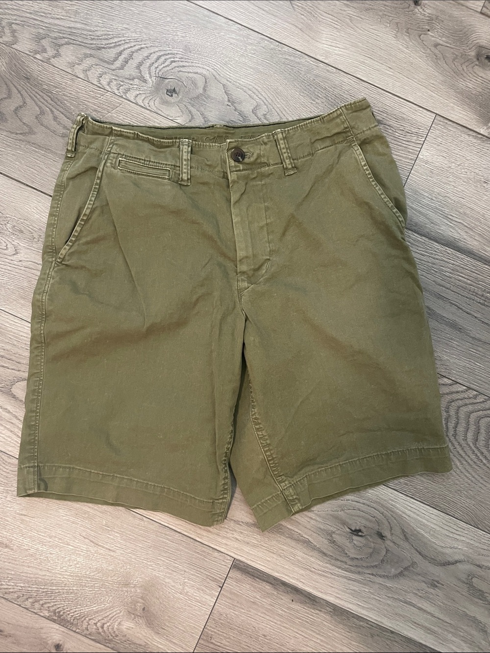 American Eagle Men's Olive Green Classic Cargo Shorts